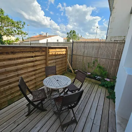 Le 6 - B Xandre Holiday home *