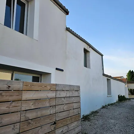 Le 6 - B Xandre Holiday home Saint-Xandre
